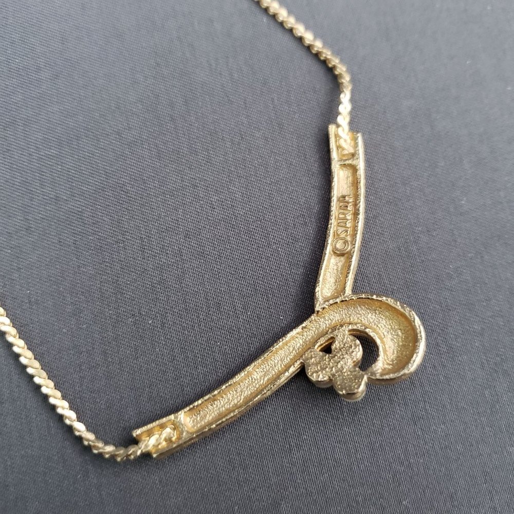 Sarah Coventry Gold Tone Swirl Pendant Necklace White Bead Accents Vtg 1950s 14" - Picture 5 of 11